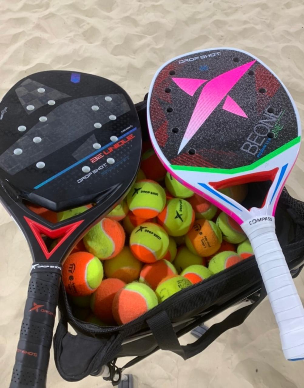 Participantes competindo no torneio de Beach Tennis durante o Festuris em Gramado.