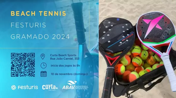 Jogadores de beach tennis competindo em um torneio na praia, com quadras de areia e público animado.