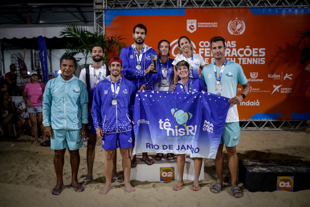 Equipe de beach tennis do Rio de Janeiro durante a Copa das Federações na Praia de Iracema, Fortaleza.