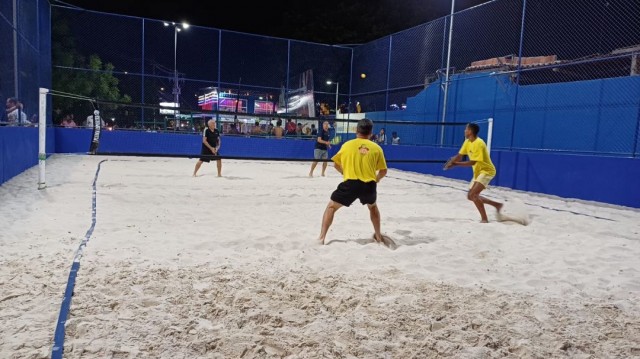 Centro Esportivo e de Lazer Evaldo Martins com quadra de beach tennis e áreas de lazer em Feira de Santana.