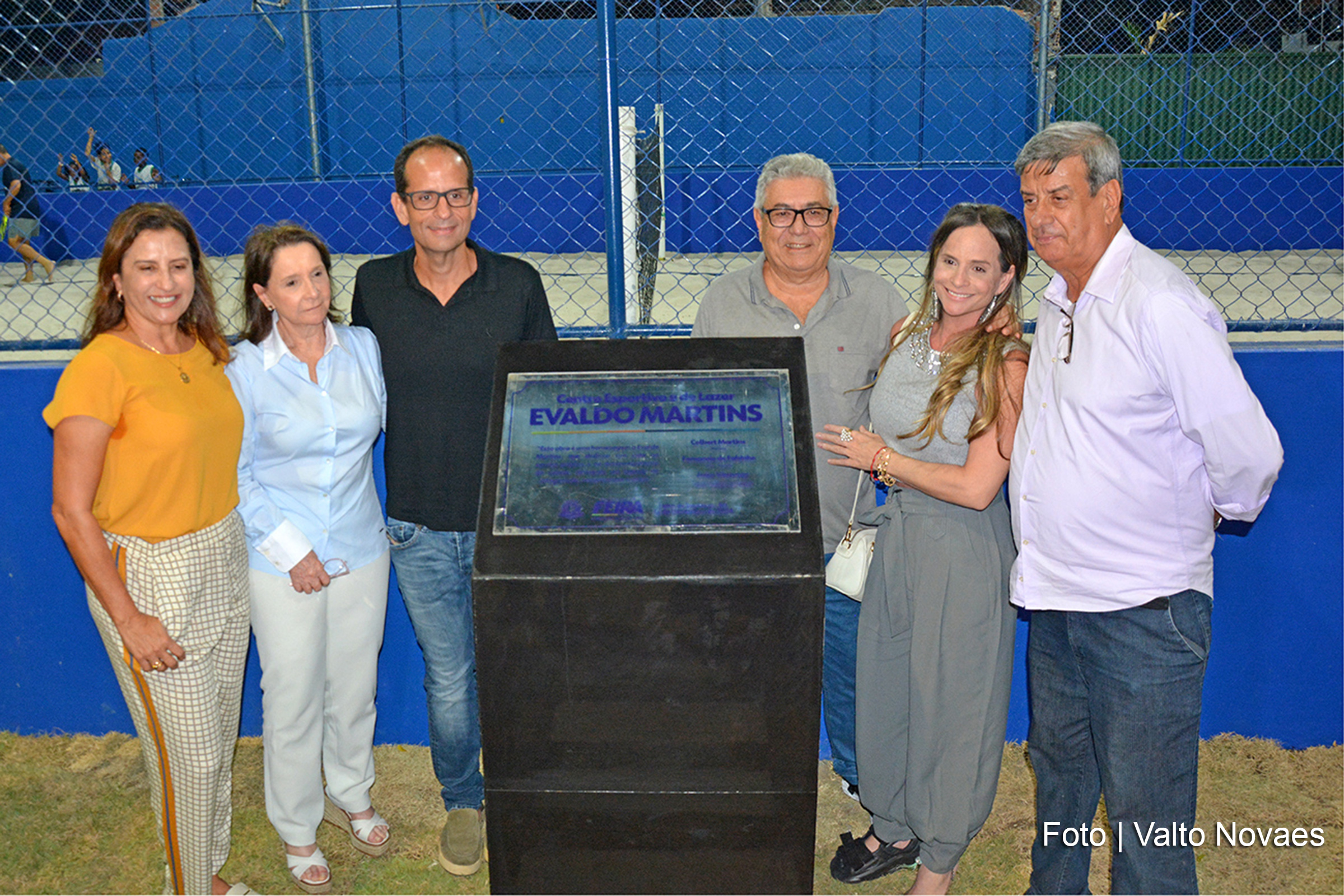 Centro Esportivo Evaldo Martins com quadra de beach tennis e áreas de lazer em Feira de Santana.