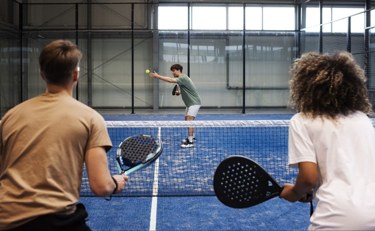 Raquetes de beach tennis disponíveis na Amazon, destacando leveza e potência.