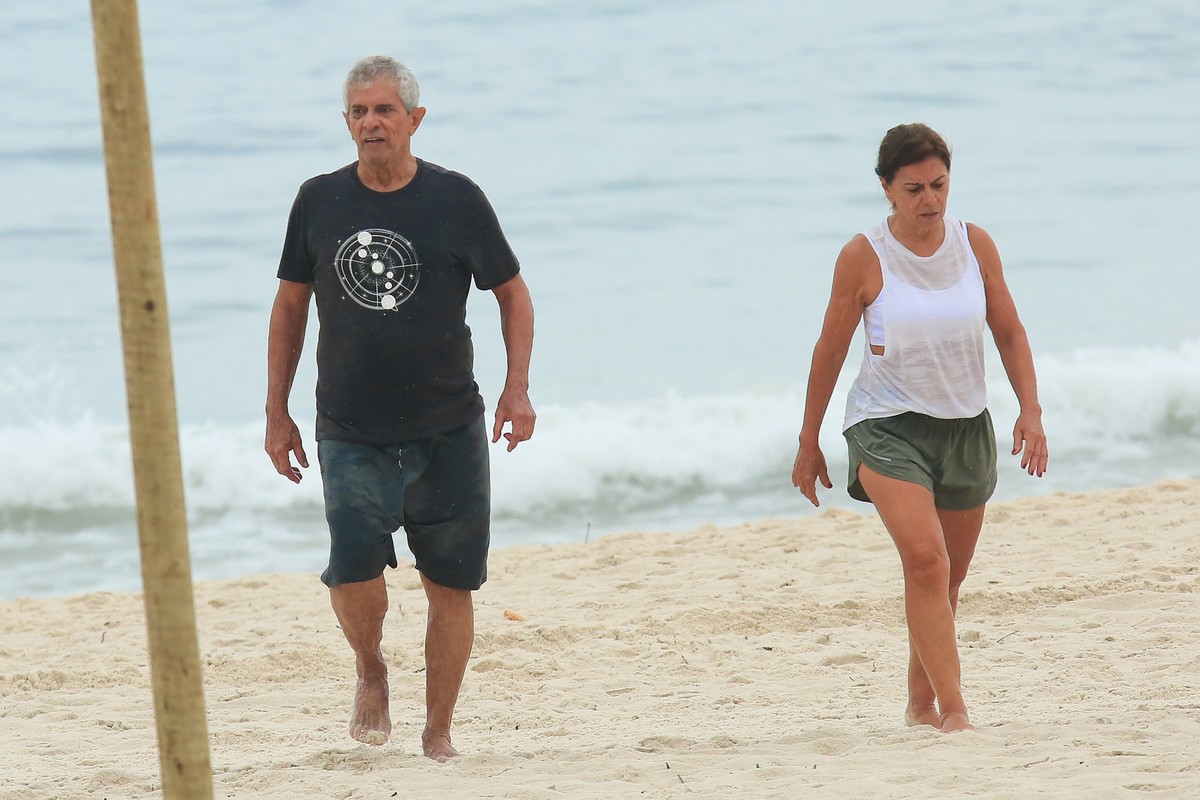 Miriam Macedo jogando beach tennis na praia da Barra da Tijuca, Rio de Janeiro.