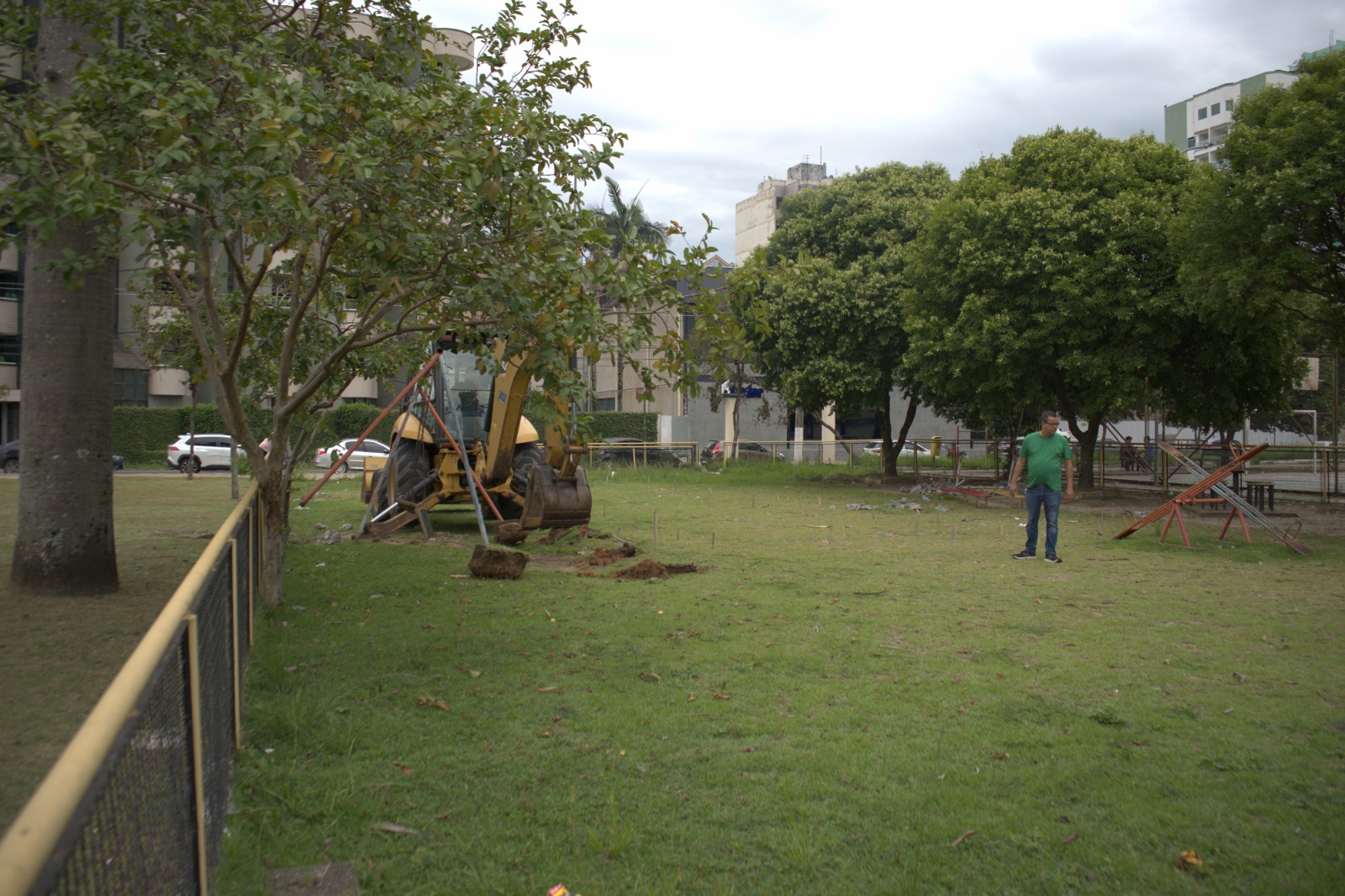 Quadra de areia para aulas de beach tennis na Praça Independência e Luz, em Volta Redonda.