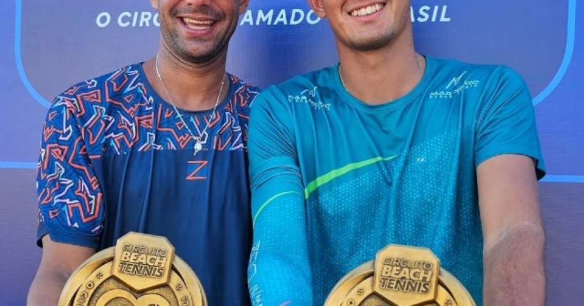 Dupla brasileira comemorando vitória no Circuito Beach Tennis em Valinhos.