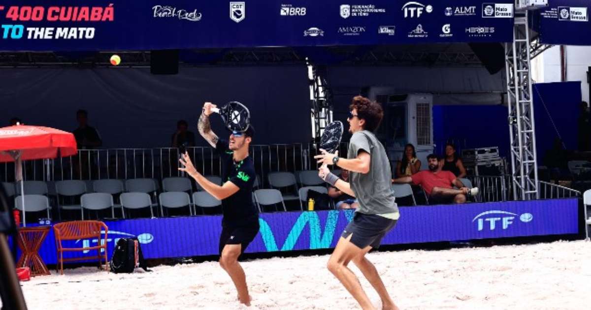 Jogadores de Beach Tennis competindo no World Tour BT 400 em Cuiabá.
